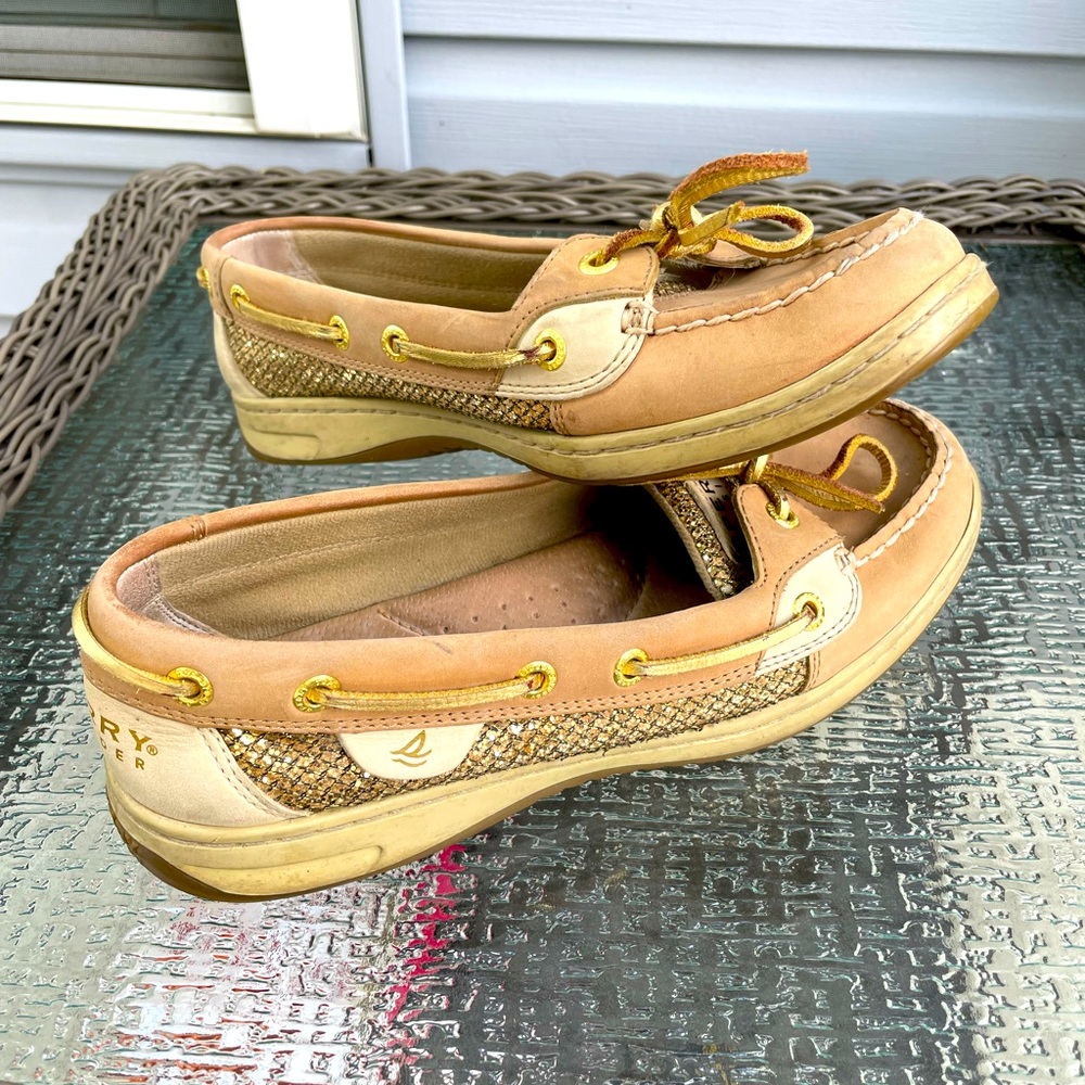 Women’s size 8.5 Sperrys